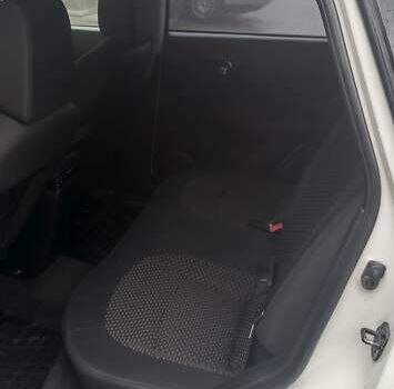 Белый Ниссан Кашкай, объемом двигателя 1.46 л и пробегом 252 тыс. км за 7399 $, фото 24 на Automoto.ua