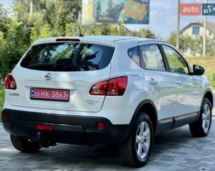 Белый Ниссан Кашкай, объемом двигателя 1.6 л и пробегом 215 тыс. км за 8100 $, фото 5 на Automoto.ua
