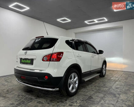 Белый Ниссан Кашкай, объемом двигателя 2 л и пробегом 115 тыс. км за 10300 $, фото 3 на Automoto.ua