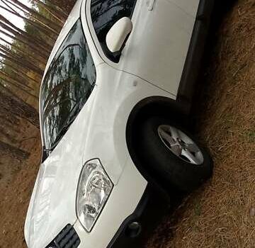 Белый Ниссан Кашкай, объемом двигателя 1.6 л и пробегом 191 тыс. км за 7450 $, фото 1 на Automoto.ua