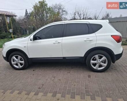 Белый Ниссан Кашкай, объемом двигателя 2 л и пробегом 215 тыс. км за 9500 $, фото 16 на Automoto.ua