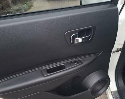 Белый Ниссан Кашкай, объемом двигателя 2 л и пробегом 215 тыс. км за 9500 $, фото 9 на Automoto.ua