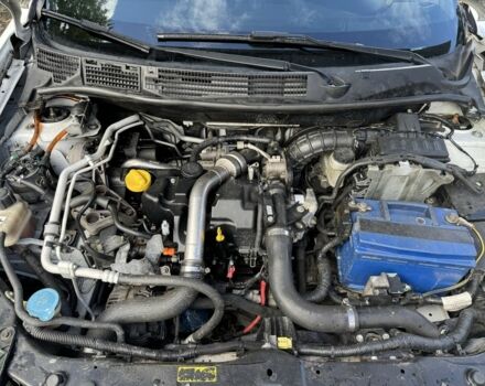 Белый Ниссан Кашкай, объемом двигателя 1.5 л и пробегом 300 тыс. км за 6450 $, фото 6 на Automoto.ua