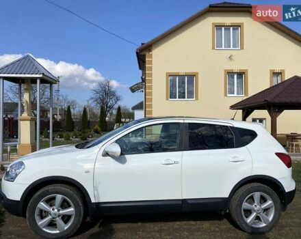 Белый Ниссан Кашкай, объемом двигателя 2 л и пробегом 260 тыс. км за 9400 $, фото 2 на Automoto.ua