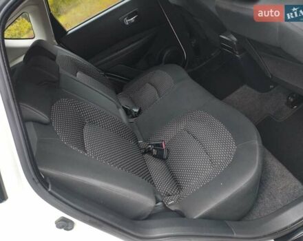 Белый Ниссан Кашкай, объемом двигателя 1.6 л и пробегом 152 тыс. км за 8350 $, фото 45 на Automoto.ua