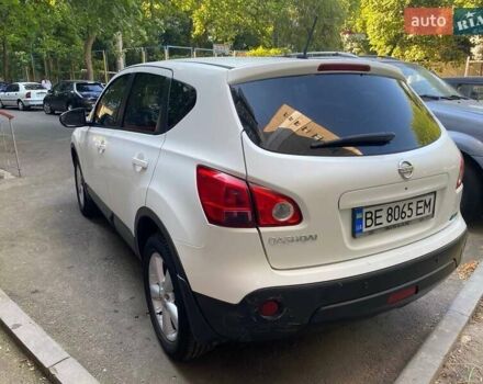 Белый Ниссан Кашкай, объемом двигателя 2 л и пробегом 134 тыс. км за 11000 $, фото 4 на Automoto.ua