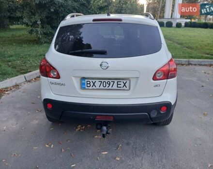 Белый Ниссан Кашкай, объемом двигателя 2 л и пробегом 170 тыс. км за 9000 $, фото 4 на Automoto.ua