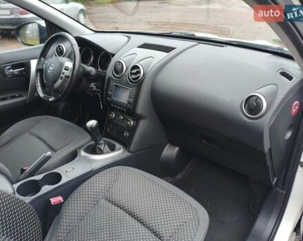 Белый Ниссан Кашкай, объемом двигателя 1.6 л и пробегом 152 тыс. км за 8350 $, фото 33 на Automoto.ua