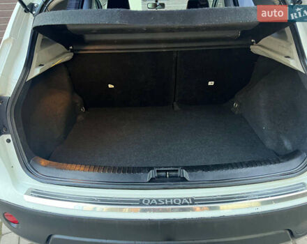 Белый Ниссан Кашкай, объемом двигателя 1.6 л и пробегом 159 тыс. км за 8499 $, фото 18 на Automoto.ua