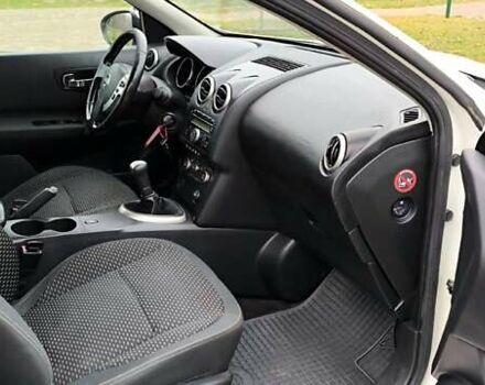 Білий Ніссан Кашкай, об'ємом двигуна 1.6 л та пробігом 246 тис. км за 8499 $, фото 6 на Automoto.ua