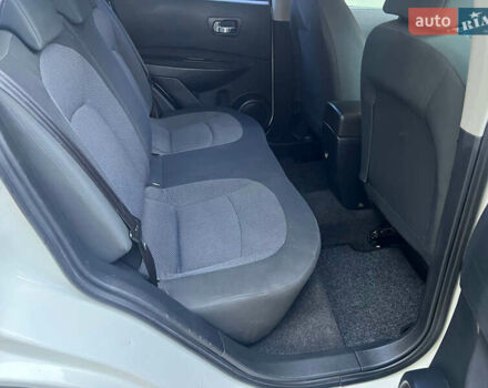 Белый Ниссан Кашкай, объемом двигателя 1.6 л и пробегом 159 тыс. км за 8499 $, фото 16 на Automoto.ua