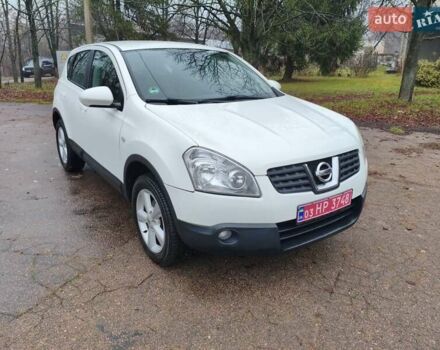 Белый Ниссан Кашкай, объемом двигателя 1.6 л и пробегом 152 тыс. км за 8350 $, фото 3 на Automoto.ua