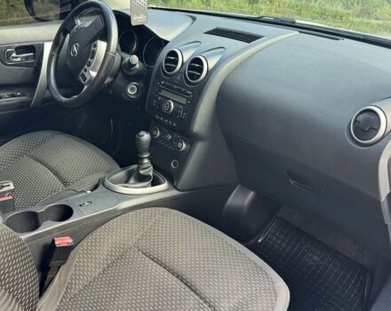 Белый Ниссан Кашкай, объемом двигателя 1.5 л и пробегом 300 тыс. км за 6450 $, фото 4 на Automoto.ua