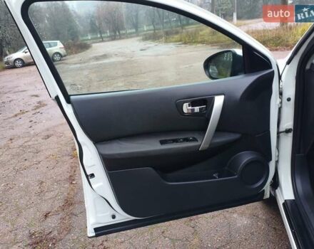 Белый Ниссан Кашкай, объемом двигателя 1.6 л и пробегом 152 тыс. км за 8350 $, фото 42 на Automoto.ua