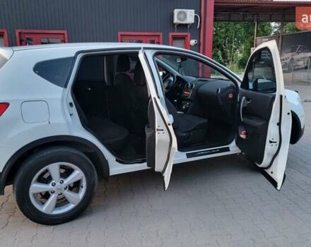 Белый Ниссан Кашкай, объемом двигателя 1.5 л и пробегом 280 тыс. км за 8400 $, фото 7 на Automoto.ua