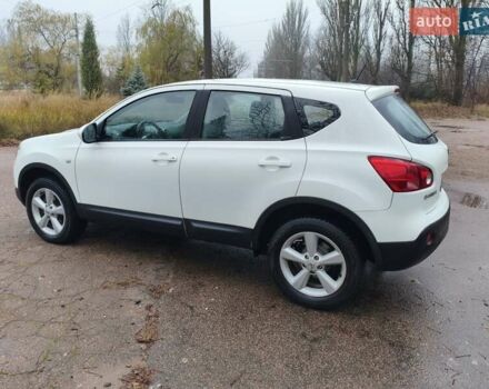 Белый Ниссан Кашкай, объемом двигателя 1.6 л и пробегом 152 тыс. км за 8350 $, фото 11 на Automoto.ua