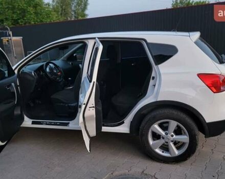 Белый Ниссан Кашкай, объемом двигателя 1.5 л и пробегом 280 тыс. км за 8400 $, фото 6 на Automoto.ua