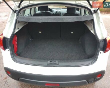 Белый Ниссан Кашкай, объемом двигателя 1.6 л и пробегом 152 тыс. км за 8350 $, фото 26 на Automoto.ua