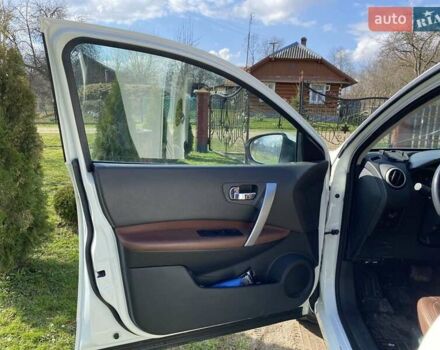 Белый Ниссан Кашкай, объемом двигателя 2 л и пробегом 260 тыс. км за 9400 $, фото 10 на Automoto.ua