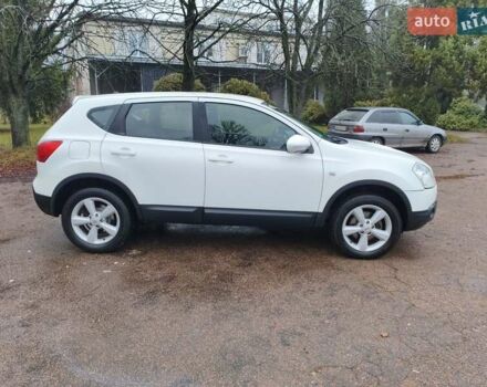 Белый Ниссан Кашкай, объемом двигателя 1.6 л и пробегом 152 тыс. км за 8350 $, фото 6 на Automoto.ua