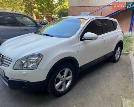 Белый Ниссан Кашкай, объемом двигателя 2 л и пробегом 134 тыс. км за 11000 $, фото 2 на Automoto.ua