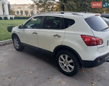 Белый Ниссан Кашкай, объемом двигателя 2 л и пробегом 170 тыс. км за 9000 $, фото 6 на Automoto.ua