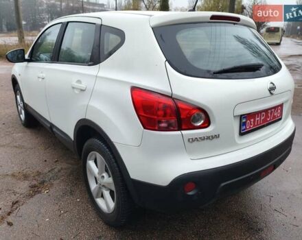 Белый Ниссан Кашкай, объемом двигателя 1.6 л и пробегом 152 тыс. км за 8350 $, фото 47 на Automoto.ua