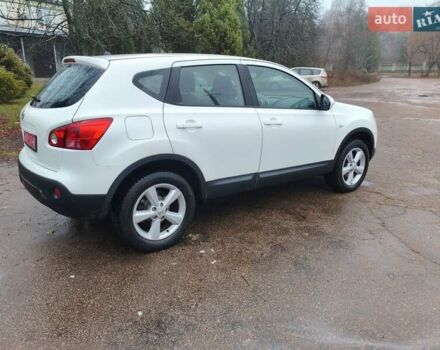 Белый Ниссан Кашкай, объемом двигателя 1.6 л и пробегом 152 тыс. км за 8350 $, фото 7 на Automoto.ua