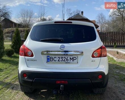 Белый Ниссан Кашкай, объемом двигателя 2 л и пробегом 260 тыс. км за 9400 $, фото 3 на Automoto.ua