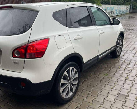 Белый Ниссан Кашкай, объемом двигателя 2 л и пробегом 225 тыс. км за 10300 $, фото 3 на Automoto.ua