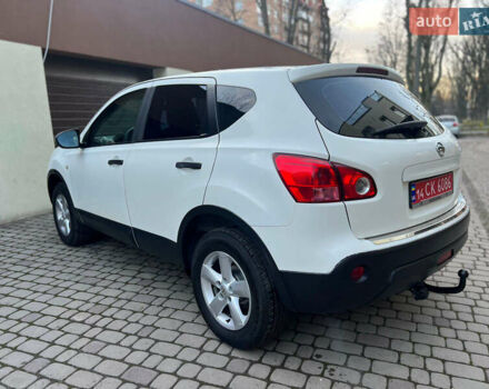 Белый Ниссан Кашкай, объемом двигателя 1.6 л и пробегом 159 тыс. км за 8499 $, фото 4 на Automoto.ua