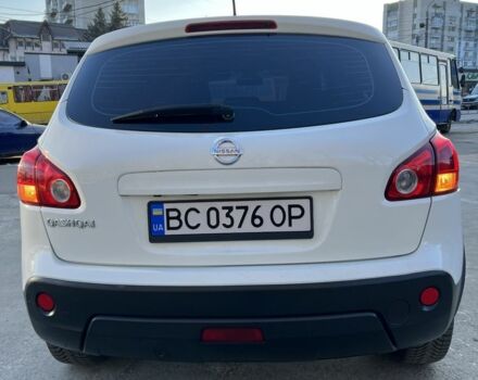 Белый Ниссан Кашкай, объемом двигателя 2 л и пробегом 180 тыс. км за 8900 $, фото 2 на Automoto.ua