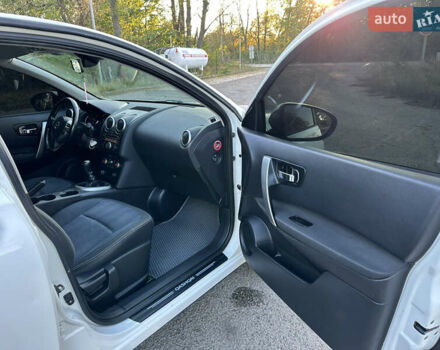 Белый Ниссан Кашкай, объемом двигателя 1.5 л и пробегом 230 тыс. км за 9700 $, фото 21 на Automoto.ua