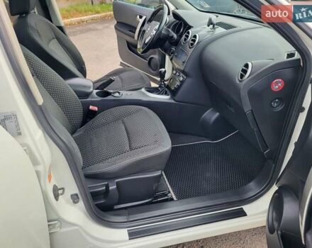 Білий Ніссан Кашкай, об'ємом двигуна 1.5 л та пробігом 217 тис. км за 9300 $, фото 98 на Automoto.ua