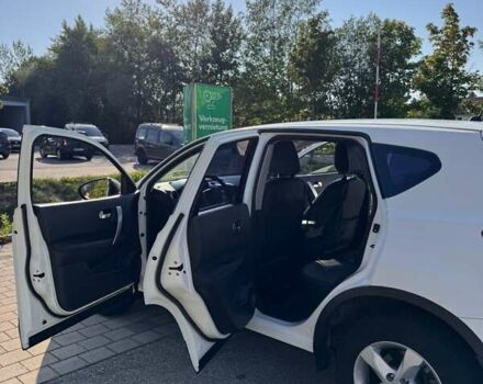 Белый Ниссан Кашкай, объемом двигателя 2 л и пробегом 199 тыс. км за 10600 $, фото 6 на Automoto.ua