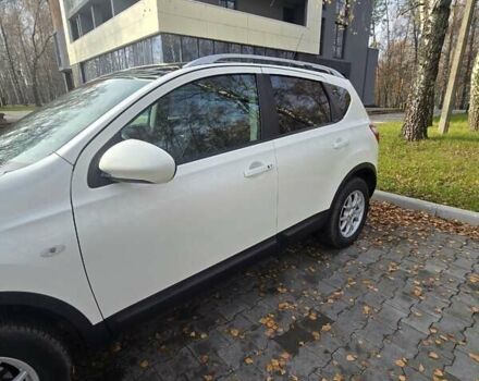 Белый Ниссан Кашкай, объемом двигателя 2 л и пробегом 246 тыс. км за 10200 $, фото 10 на Automoto.ua