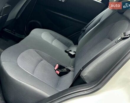 Белый Ниссан Кашкай, объемом двигателя 2 л и пробегом 122 тыс. км за 10700 $, фото 40 на Automoto.ua