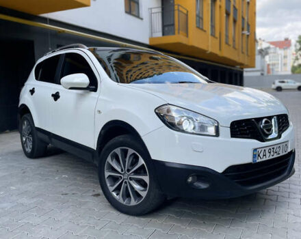 Белый Ниссан Кашкай, объемом двигателя 1.46 л и пробегом 218 тыс. км за 10000 $, фото 5 на Automoto.ua