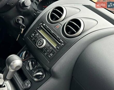 Белый Ниссан Кашкай, объемом двигателя 2 л и пробегом 122 тыс. км за 10700 $, фото 35 на Automoto.ua