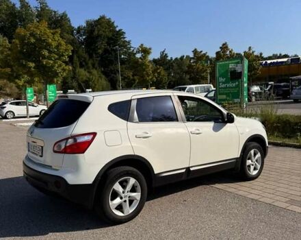 Белый Ниссан Кашкай, объемом двигателя 2 л и пробегом 199 тыс. км за 10600 $, фото 9 на Automoto.ua