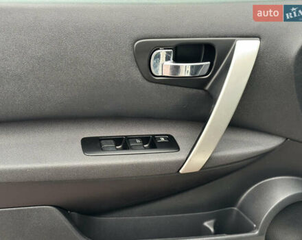 Белый Ниссан Кашкай, объемом двигателя 1.5 л и пробегом 205 тыс. км за 10500 $, фото 4 на Automoto.ua