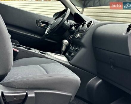 Белый Ниссан Кашкай, объемом двигателя 2 л и пробегом 122 тыс. км за 10700 $, фото 34 на Automoto.ua