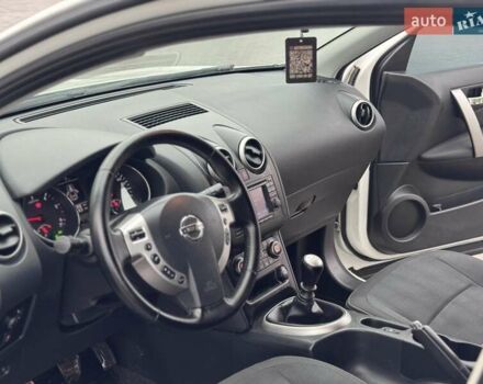 Белый Ниссан Кашкай, объемом двигателя 1.46 л и пробегом 186 тыс. км за 9600 $, фото 14 на Automoto.ua
