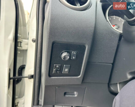 Белый Ниссан Кашкай, объемом двигателя 1.6 л и пробегом 176 тыс. км за 9999 $, фото 44 на Automoto.ua