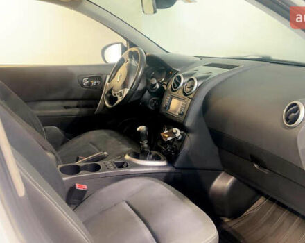 Білий Ніссан Кашкай, об'ємом двигуна 1.5 л та пробігом 203 тис. км за 10000 $, фото 6 на Automoto.ua