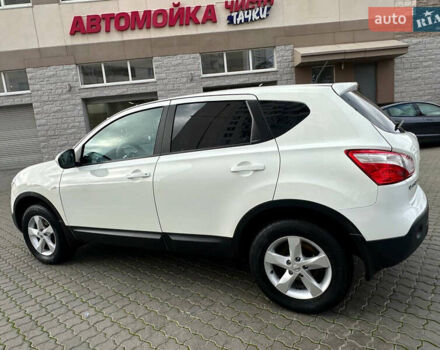 Белый Ниссан Кашкай, объемом двигателя 2 л и пробегом 119 тыс. км за 9700 $, фото 5 на Automoto.ua