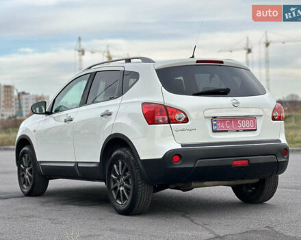 Белый Ниссан Кашкай, объемом двигателя 1.6 л и пробегом 176 тыс. км за 9999 $, фото 32 на Automoto.ua