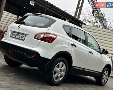 Белый Ниссан Кашкай, объемом двигателя 2 л и пробегом 122 тыс. км за 10700 $, фото 29 на Automoto.ua