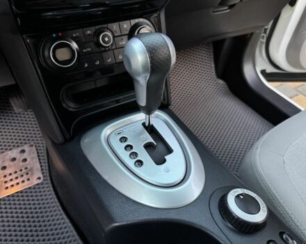 Белый Ниссан Кашкай, объемом двигателя 2 л и пробегом 157 тыс. км за 9999 $, фото 8 на Automoto.ua