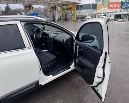 Белый Ниссан Кашкай, объемом двигателя 1.46 л и пробегом 186 тыс. км за 9600 $, фото 7 на Automoto.ua